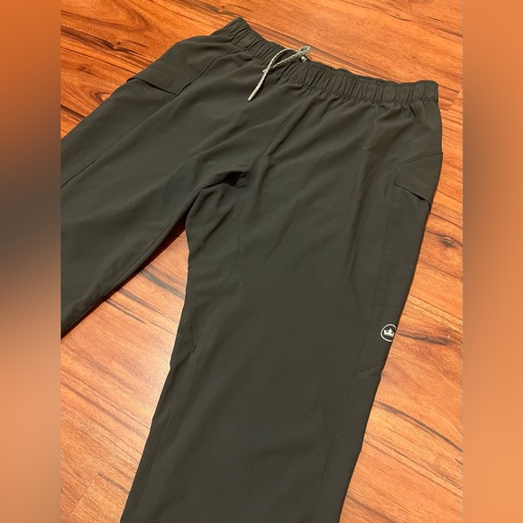 Peter Millar Men's Calgary Action-Stretch Training Pants - Picture 7 of 13